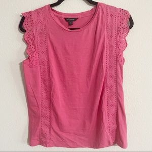 Banana Republic Women’s Elegant Embroidered T shirt S